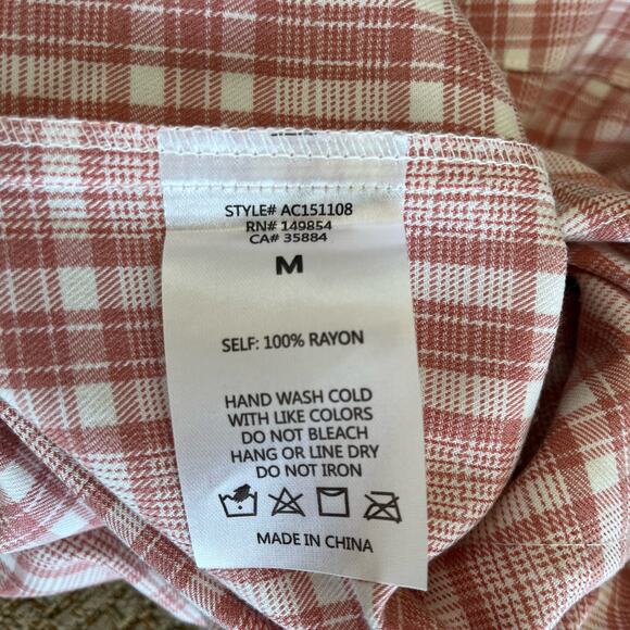 Sadie and Sage Crop Shacket Top Plaid Pockets Buttons Womens Medium M Pink Rose - Picture 9 of 9